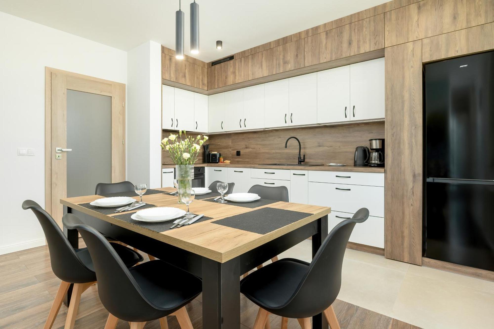 Duzy Z Parkingiem I Balkonem W Kolobrzegu By Renters Apartament *