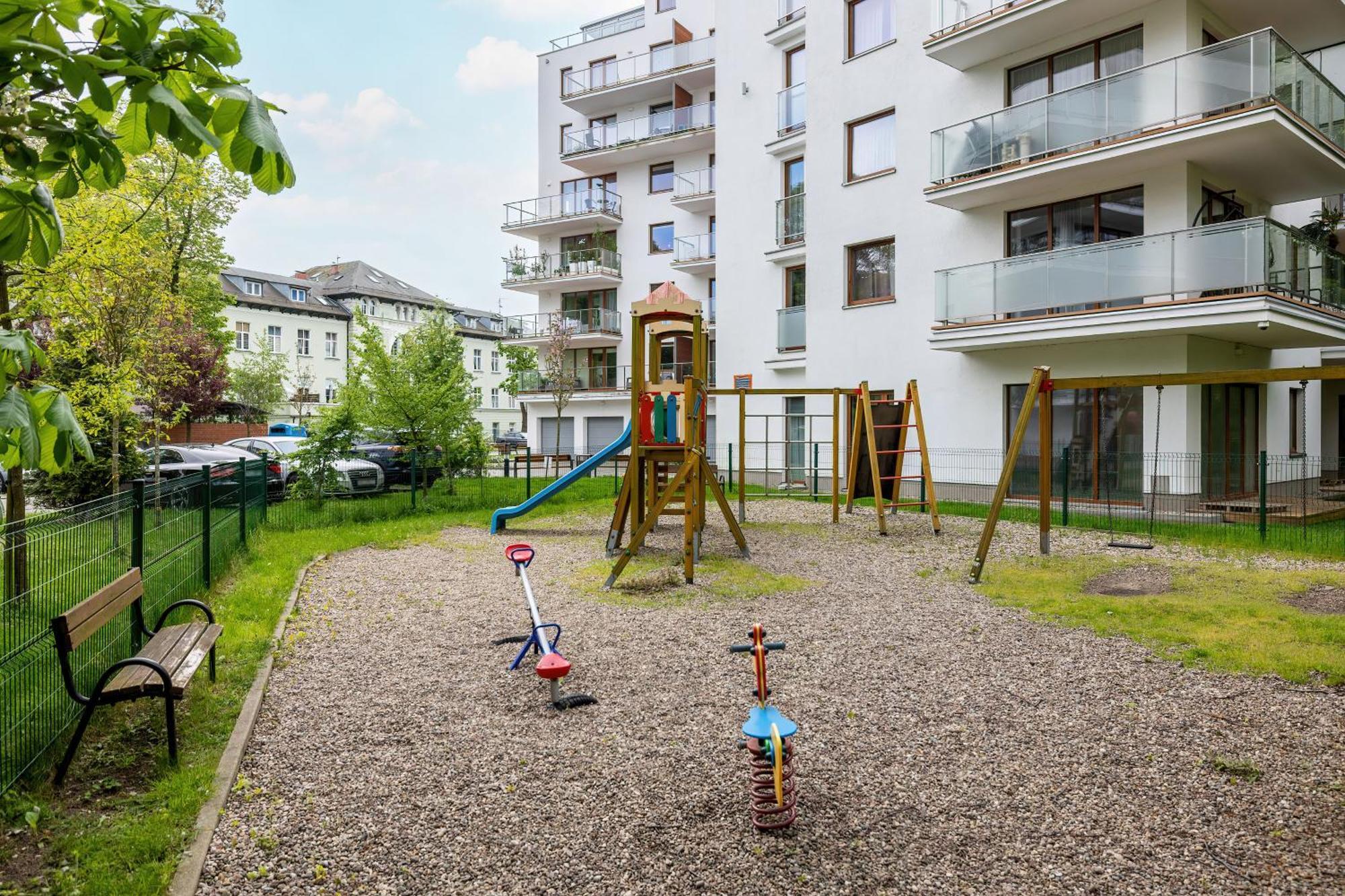 Apartament Duzy Z Parkingiem I Balkonem W Kolobrzegu By Renters Kołobrzeg